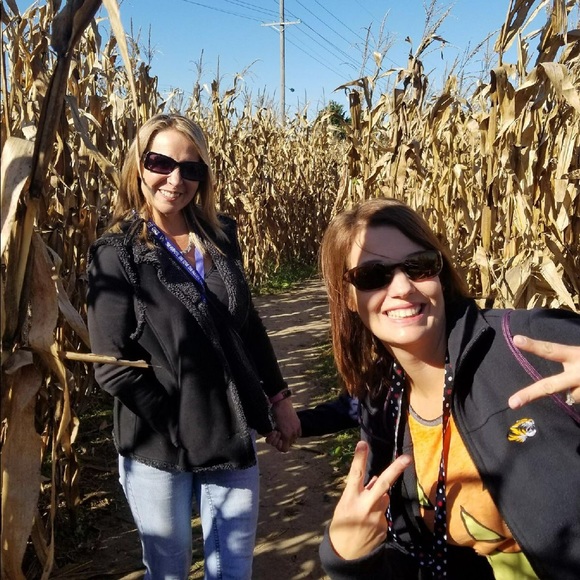 Meet your Posh Ambassador, Dianna. - Picture 2 of 5